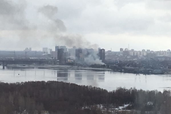 На утреннем пожаре, который видели из разных частей города, погиб мужчина На утреннем пожаре, который видели из разных частей города, погиб мужчина