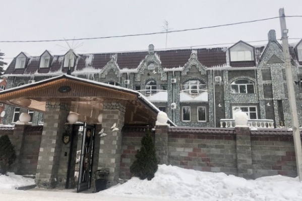 Праздник компания из десяти человек отмечала в культурно-оздоровительном клубе-отеле «Золотой лев» Праздник компания из десяти человек отмечала в культурно-оздоровительном клубе-отеле «Золотой лев»