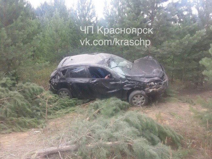 Автомобиль на скорости повело и выбросило в кювет Автомобиль на скорости повело и выбросило в кювет