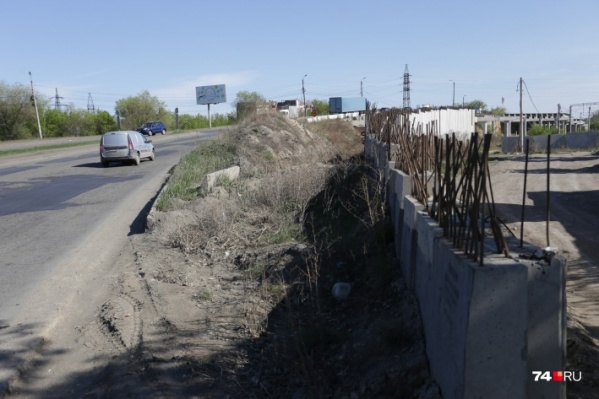 Водителей просят объезжать этот участок Водителей просят объезжать этот участок