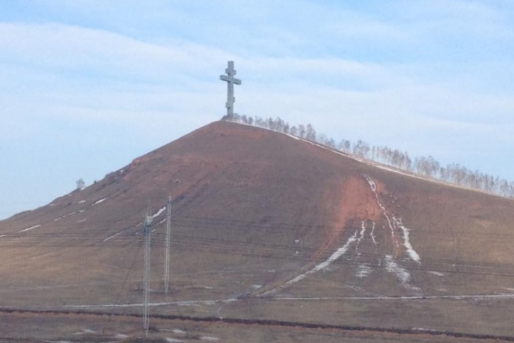 Высота креста на Дрокинской горе — 47 метров
