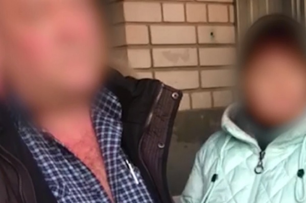 Каждый месяц волгоградец получал по 30 тысяч рублей за липовые разрешения Каждый месяц волгоградец получал по 30 тысяч рублей за липовые разрешения