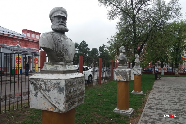 У кого-то из легендарных казаков облезла щека, а кого-то уже тяжело даже узнать У кого-то из легендарных казаков облезла щека, а кого-то уже тяжело даже узнать