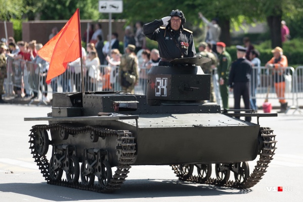 Боевую машину скроили из старого металла Боевую машину скроили из старого металла 