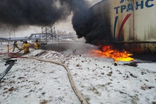 Пожар произошел в разгар рабочего дня Пожар произошел в разгар рабочего дня