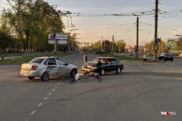 Теперь не нужно гадать, хватит ли на ремонт положенной по европротоколу суммы — она сравнялась с лимитом по ОСАГО (для аварий по «железу») Теперь не нужно гадать, хватит ли на ремонт положенной по европротоколу суммы — она сравнялась с лимитом по ОСАГО (для аварий по «железу»)