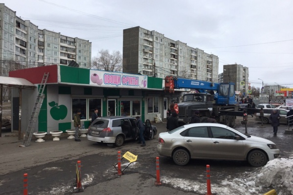 Сегодня на место приехала тяжелая техника Сегодня на место приехала тяжелая техника