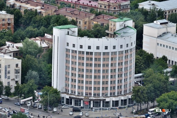 Гостиница «Исеть» — одно из самых интересных зданий города Гостиница «Исеть» — одно из самых интересных зданий города