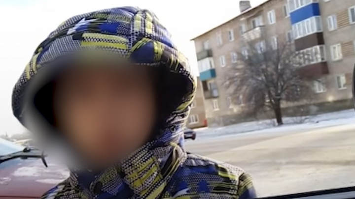 Родителей мальчика из Башкирии, просившего у прохожих денег на шапку, проверит следком