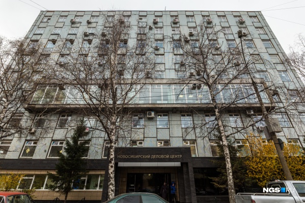 Владелец стоматологических клиник «Блеск» подал в суд на инвестиционный клуб «Атлант», когда отчаялся получить обратно свои миллионы Владелец стоматологических клиник «Блеск» подал в суд на инвестиционный клуб «Атлант», когда отчаялся получить обратно свои миллионы