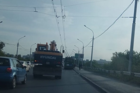 Очевидцы опасаются, что соберётся серьёзная пробка Очевидцы опасаются, что соберётся серьёзная пробка
