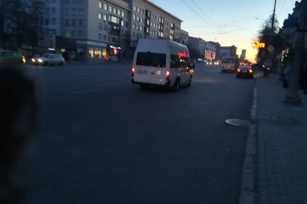 Пассажиры были так ошеломлены, что не успели записать номер машины Пассажиры были так ошеломлены, что не успели записать номер машины