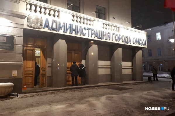 В городской администрации в последнее время освободился ряд высоких постов. Сейчас принимаются заявки от претендентов В городской администрации в последнее время освободился ряд высоких постов. Сейчас принимаются заявки от претендентов