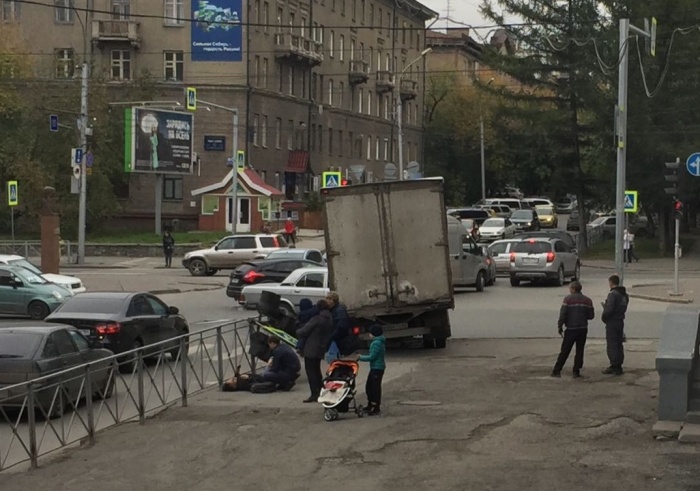 Пострадавшего увезла «скорая помощь» Пострадавшего увезла «скорая помощь»