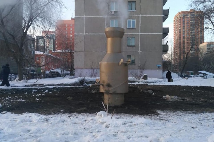 Внешне устройство выглядит как парящий самовар Внешне устройство выглядит как парящий самовар