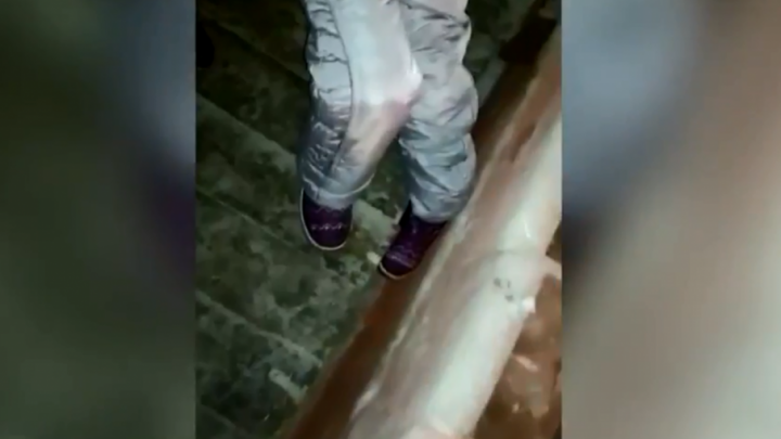 Ногу ребёнка зажало на горке в Башкирии