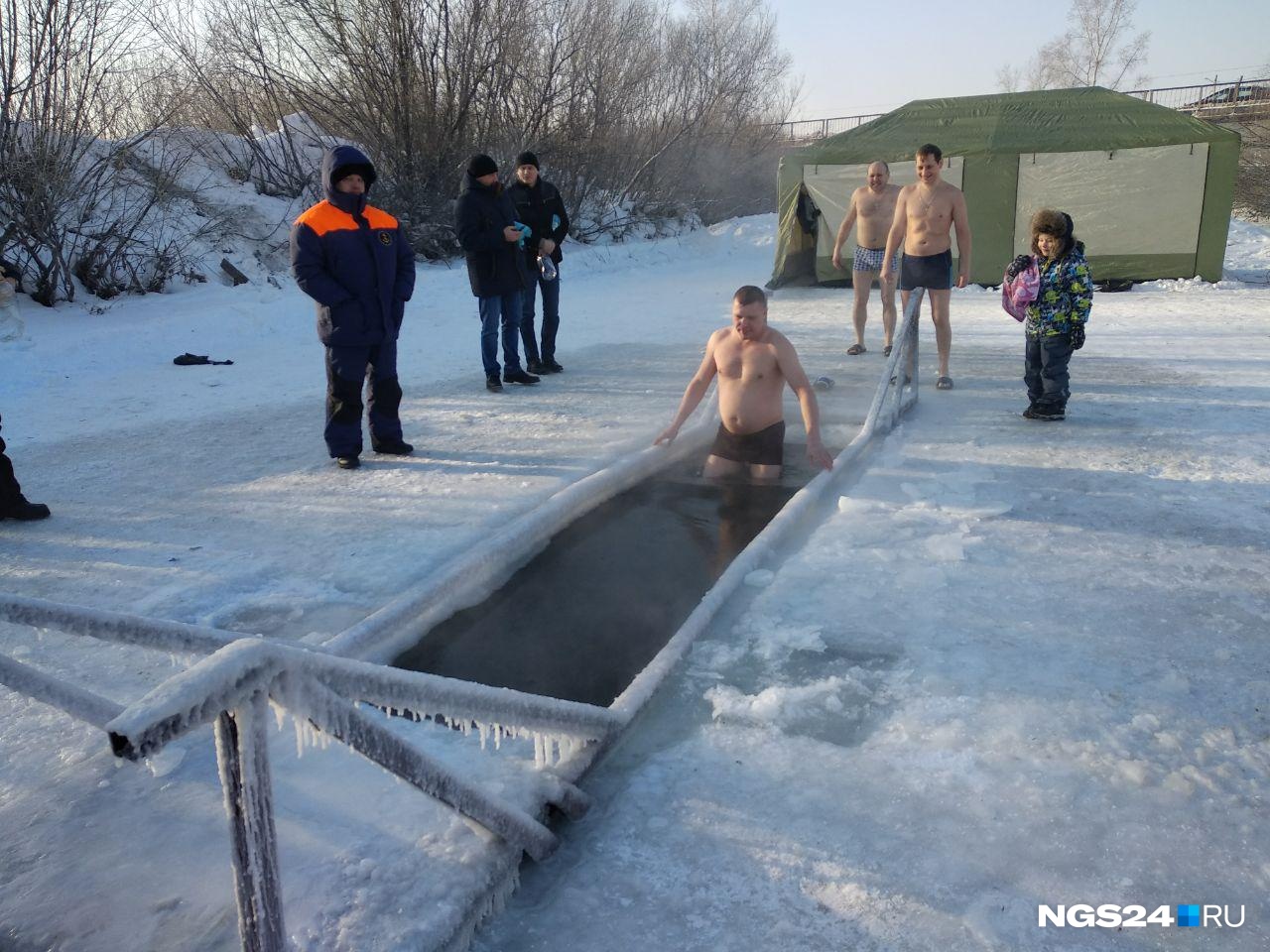 Небольшая очередь всё же есть Небольшая очередь всё же есть