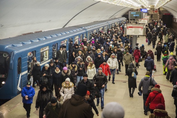 Горожане стали чаще ездить в метро по сравнению с позапрошлым годом, но пассажиропоток оказался всё же ниже рекорда 25-летней давности Горожане стали чаще ездить в метро по сравнению с позапрошлым годом, но пассажиропоток оказался всё же ниже рекорда 25-летней давности