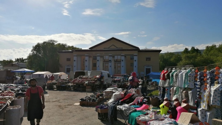 «Администрация пошла вразнос»: в Кусе вместо праздника для детей 1 июня организовали базар