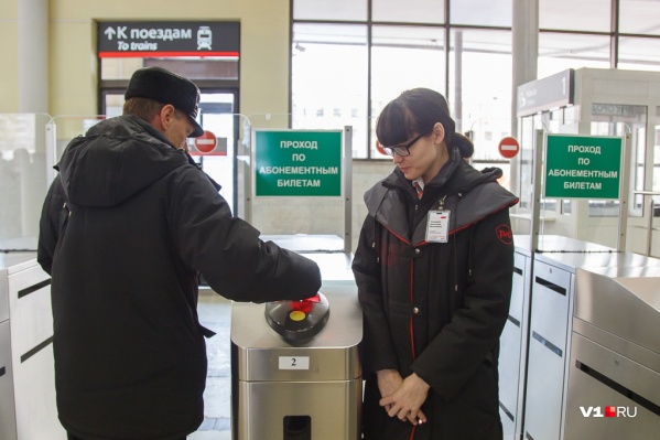 «То есть даже обложка, которую Сергей Семёнович Собянин выдаёт активным москвичам, воспринимается как угроза вокзалу Волгоград-2 «То есть даже обложка, которую Сергей Семёнович Собянин выдаёт активным москвичам, воспринимается как угроза вокзалу Волгоград-2