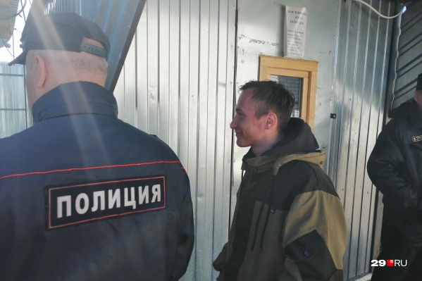 Руслана Гатамова вчера задержали минут через 10 после акции Древарха Руслана Гатамова вчера задержали минут через 10 после акции Древарха 
