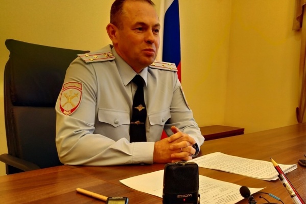 Новый глава зауральской полиции качество дорог проверяет лично, проезжая на машине или... велосипеде Новый глава зауральской полиции качество дорог проверяет лично, проезжая на машине или... велосипеде