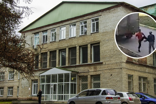 Как рассказала дочь пострадавшего пенсионера, сейчас он лежит в ЦКБ СО РАН с сотрясением мозга Как рассказала дочь пострадавшего пенсионера, сейчас он лежит в ЦКБ СО РАН с сотрясением мозга