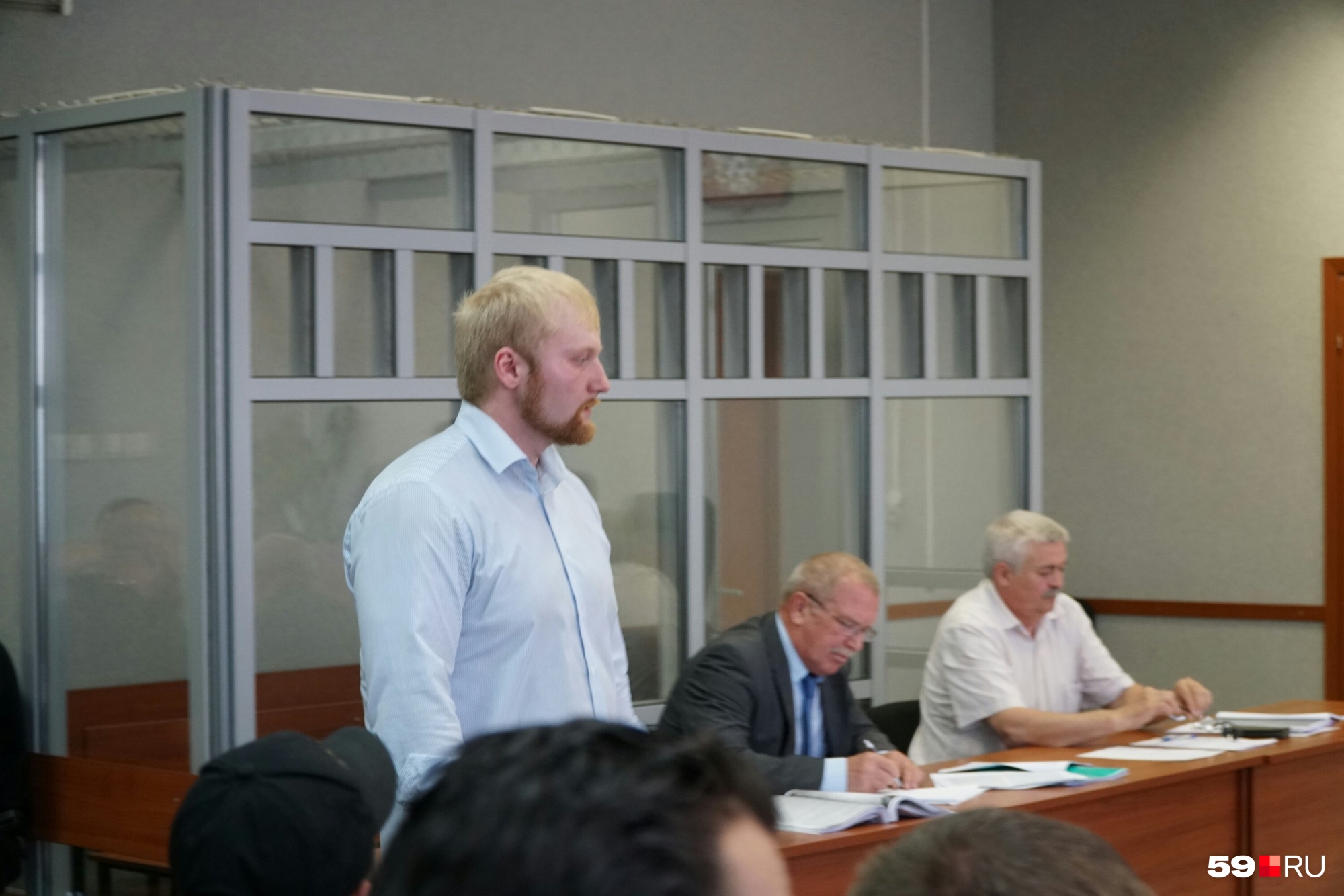 Охранника клуба несколько раз просили повторить, что после инцидента Александр Телепнев сказал Сергею Ванкевичу Охранника клуба несколько раз просили повторить, что после инцидента Александр Телепнев сказал Сергею Ванкевичу