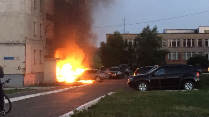 «Говорят, поджог»: в Башкирии ночью сгорела иномарка