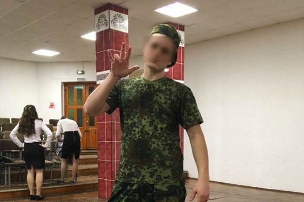 Артём отдыхал в отеле вместе с дедушкой и бабушкой Артём отдыхал в отеле вместе с дедушкой и бабушкой