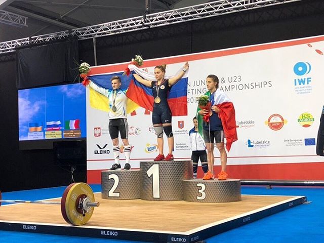 «Эмоции зашкаливают»: челябинка взяла золото на юниорском чемпионате Европы по тяжёлой атлетике