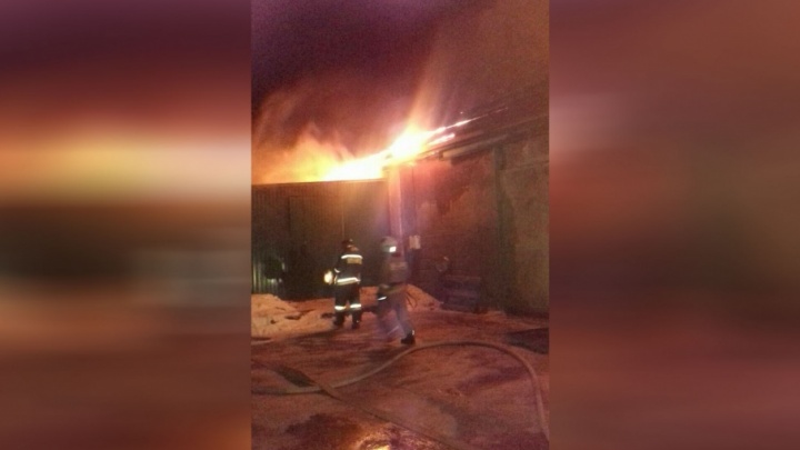 Пожар на складе в Уфе тушили девять часов