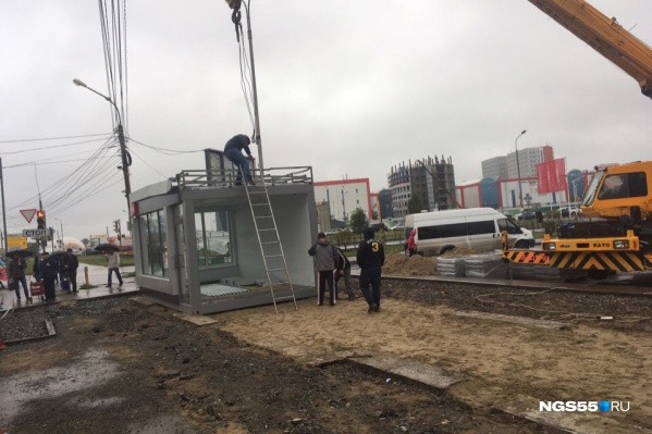 Внутри остановочного павильона можно будет не только погреться, но и послушать музыку Внутри остановочного павильона можно будет не только погреться, но и послушать музыку