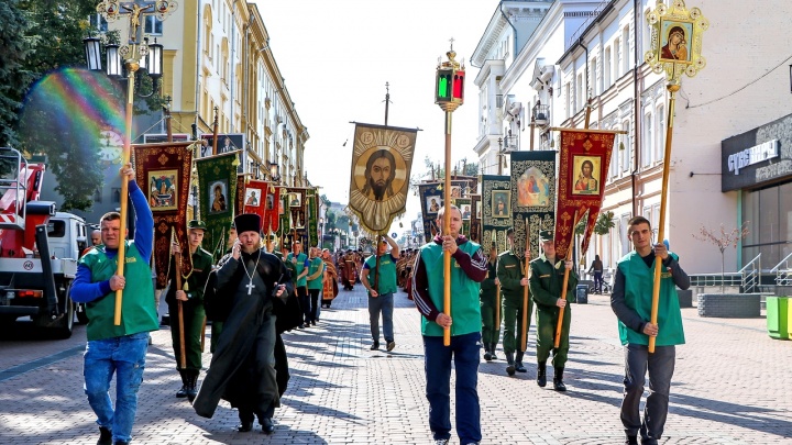 «Иначе наша нация пропадёт»: в Нижнем Новгороде прошёл крестный ход за трезвый образ жизни