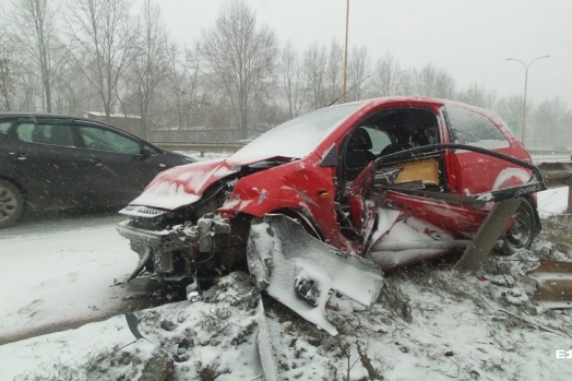 <a href="https://www.e1.ru/news/spool/news_id-66291187.html" target="_blank" class="_">Одна из аварий на Объездной дороге</a> <a href="https://www.e1.ru/news/spool/news_id-66291187.html" target="_blank" class="_">Одна из аварий на Объездной дороге</a>