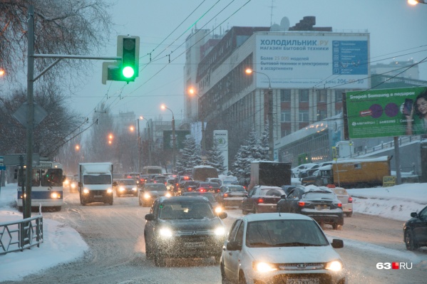 Улицы города оказались загружены «под завязку» Улицы города оказались загружены «под завязку»