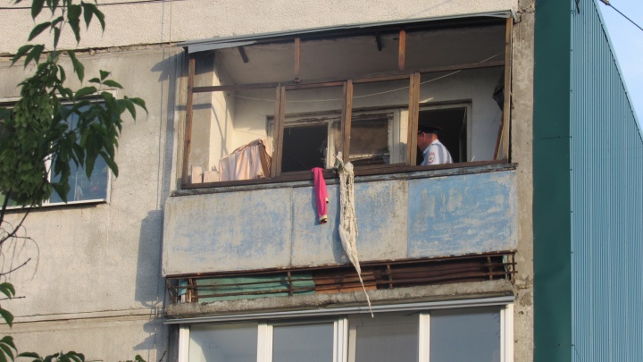 Горел тюль: к дому на Черняховского в Кургане приехали полиция, МЧС, служба газа и скорая