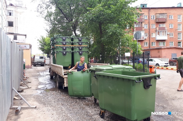 Платить за мусор, начиная с августа, надо будет примерно в полтора раза меньше, чем раньше Платить за мусор, начиная с августа, надо будет примерно в полтора раза меньше, чем раньше