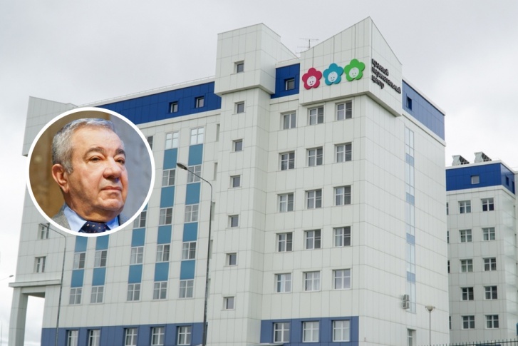 На суд по делу пермских акушеров-гинекологов приехал заведующий кафедрой акушерства и гинекологии РУДН, профессор Виктор Радзинский — один из самых авторитетных врачей России На суд по делу пермских акушеров-гинекологов приехал заведующий кафедрой акушерства и гинекологии РУДН, профессор Виктор Радзинский — один из самых авторитетных врачей России