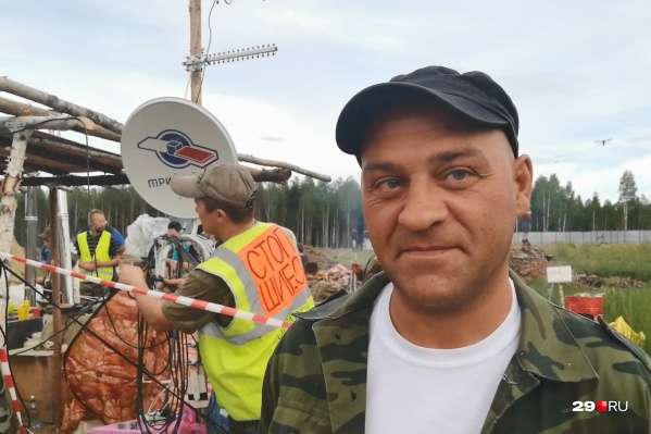 Эдуард Лужков провел две ночи в отделении полиции Эдуард Лужков провел две ночи в отделении полиции