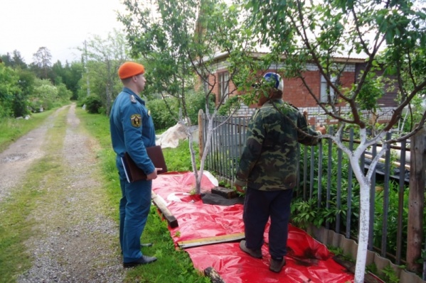 Дачников, разжигающих костры в огороде, могут оштрафовать Дачников, разжигающих костры в огороде, могут оштрафовать