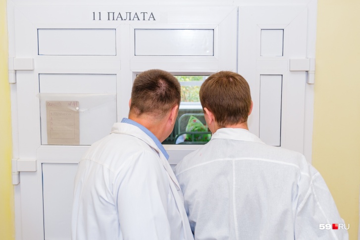 Из некоторых палат постепенно начали переносить койки и переводить пациентов Из некоторых палат постепенно начали переносить койки и переводить пациентов