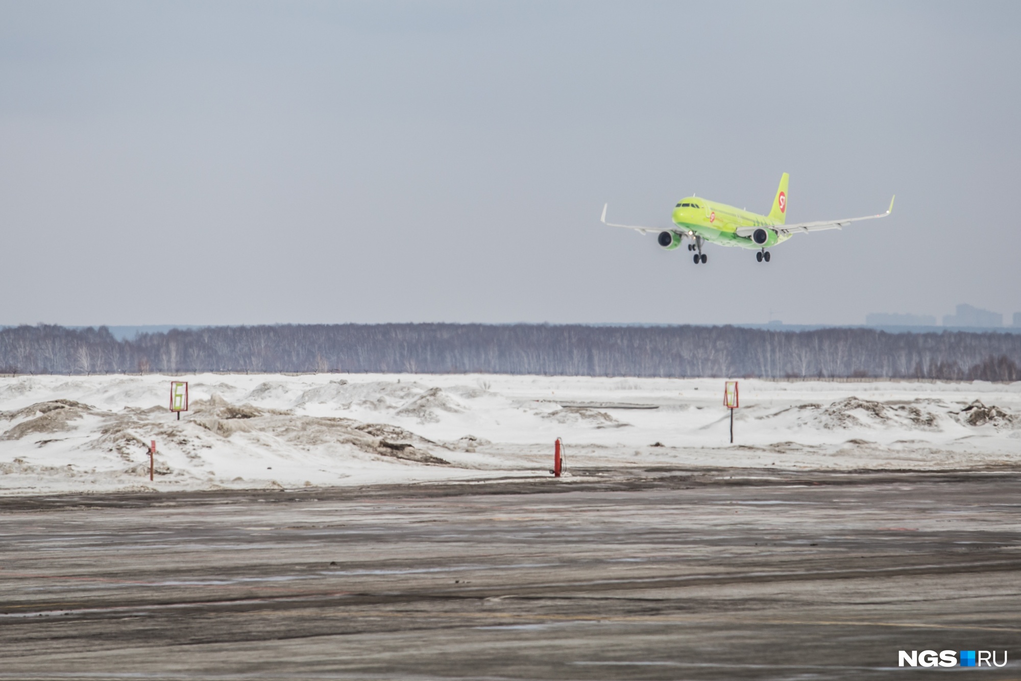 В авиакомпании S7 Airlines объяснили, почему вылетевший во Вьетнам самолёт внезапно вернулся обратно