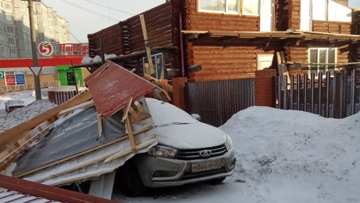 «Контейнеры и заборы летают»: ночью Архангельская область пережила сильнейший шторм