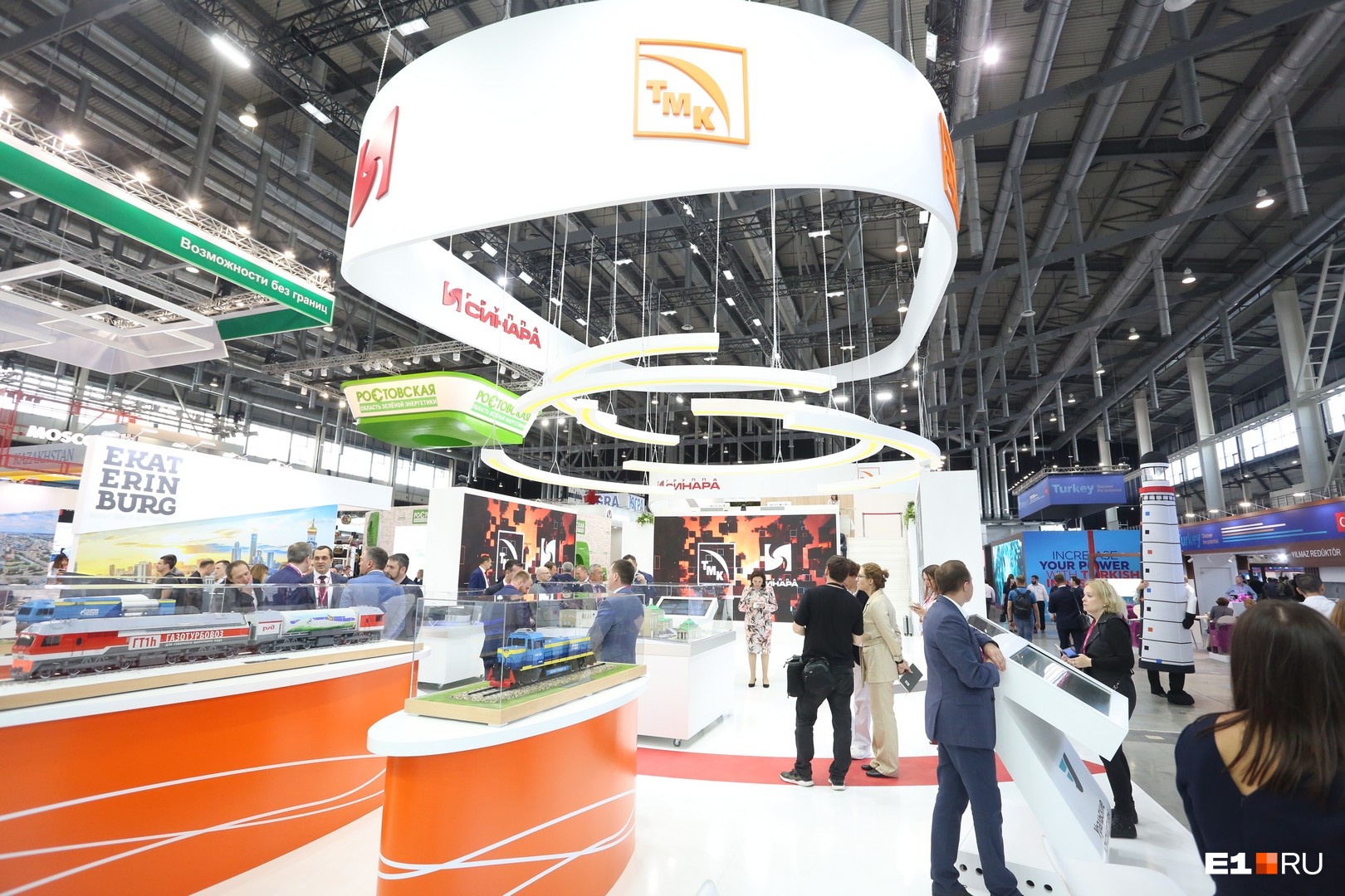 <b class="_">«Синара»</b> показала макеты зданий, которые в разное время строила или реставрировала компания <b class="_">«Синара»</b> показала макеты зданий, которые в разное время строила или реставрировала компания 
