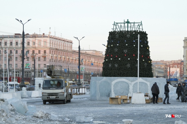 Простоит ледовый городок два месяца — до 28 февраля Простоит ледовый городок два месяца — до 28 февраля