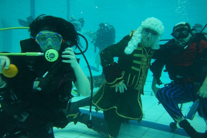 Спорим, в таком маскараде ваш ребёнок ещё не участвовал