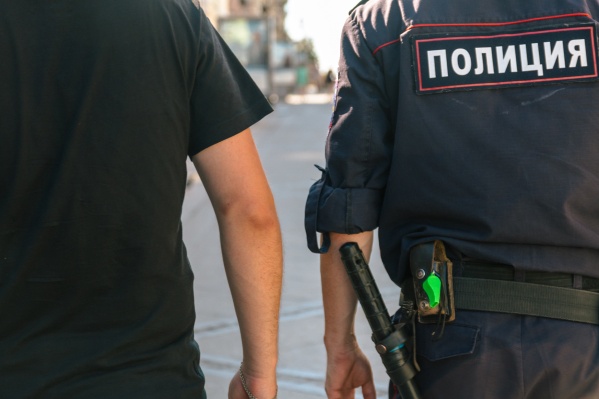 Школьницу искали добровольцы и полиция Школьницу искали добровольцы и полиция