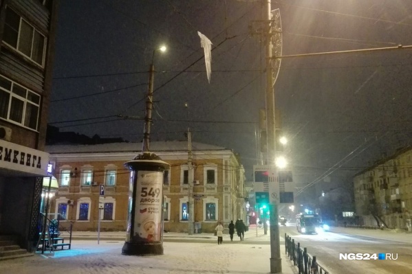 Размер глыбы около 1 метра Размер глыбы около 1 метра