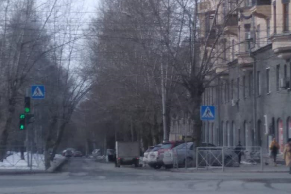 Ему пообещали, что знак вновь повесят, но сибиряк уверяет, что власти так этого и не сделали Ему пообещали, что знак вновь повесят, но сибиряк уверяет, что власти так этого и не сделали